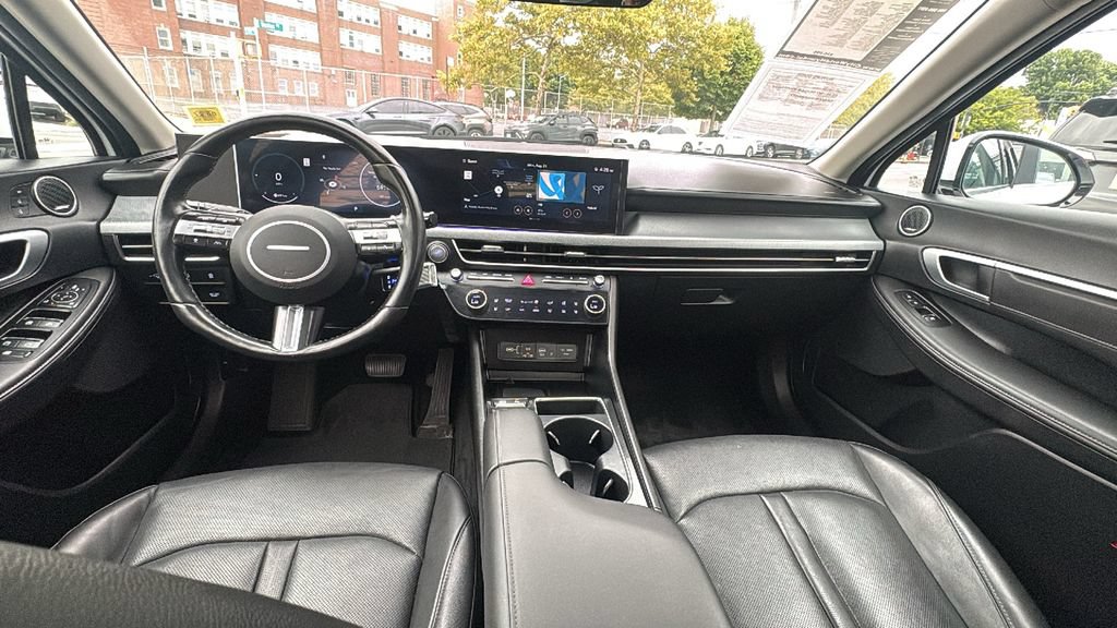 Used 2025 Hyundai Sonata Limited FWD image 28