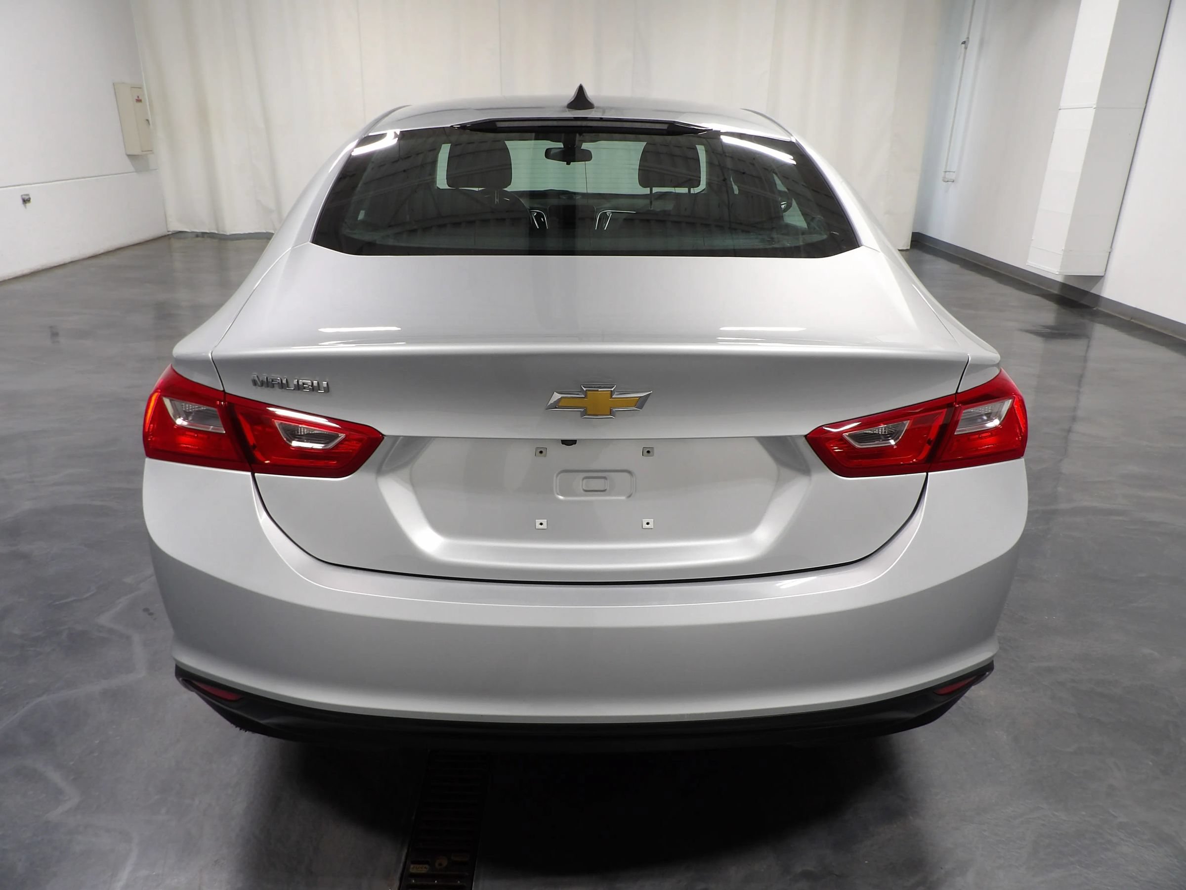 Used 2020 Chevrolet Malibu LS FWD image 5