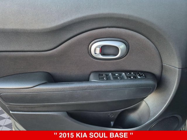 Used 2015 Kia Soul FWD image 11