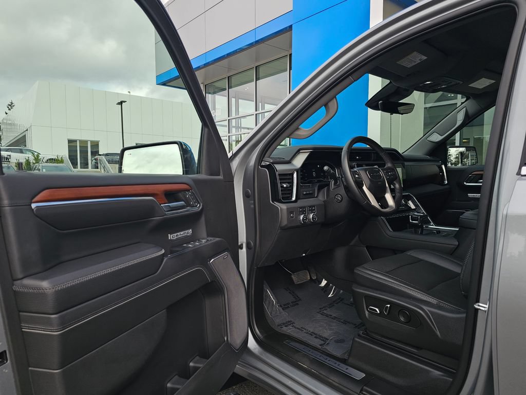 Used 2023 GMC Sierra 1500 Denali w/ Technology Package AWD/4WD image 25
