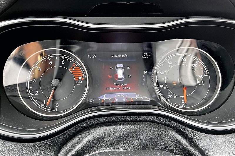 Used 2019 Jeep Cherokee Limited AWD/4WD image 19