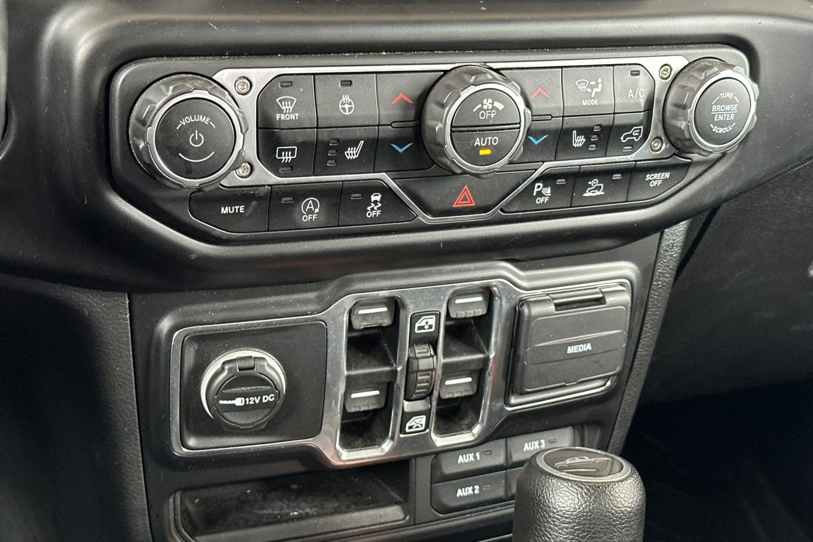 Used 2021 Jeep Gladiator Willys image 19