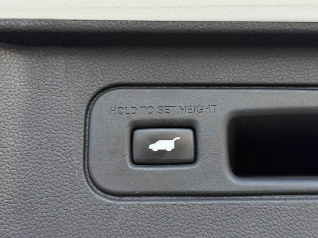 Used 2025 Honda Pilot EX-L image 32