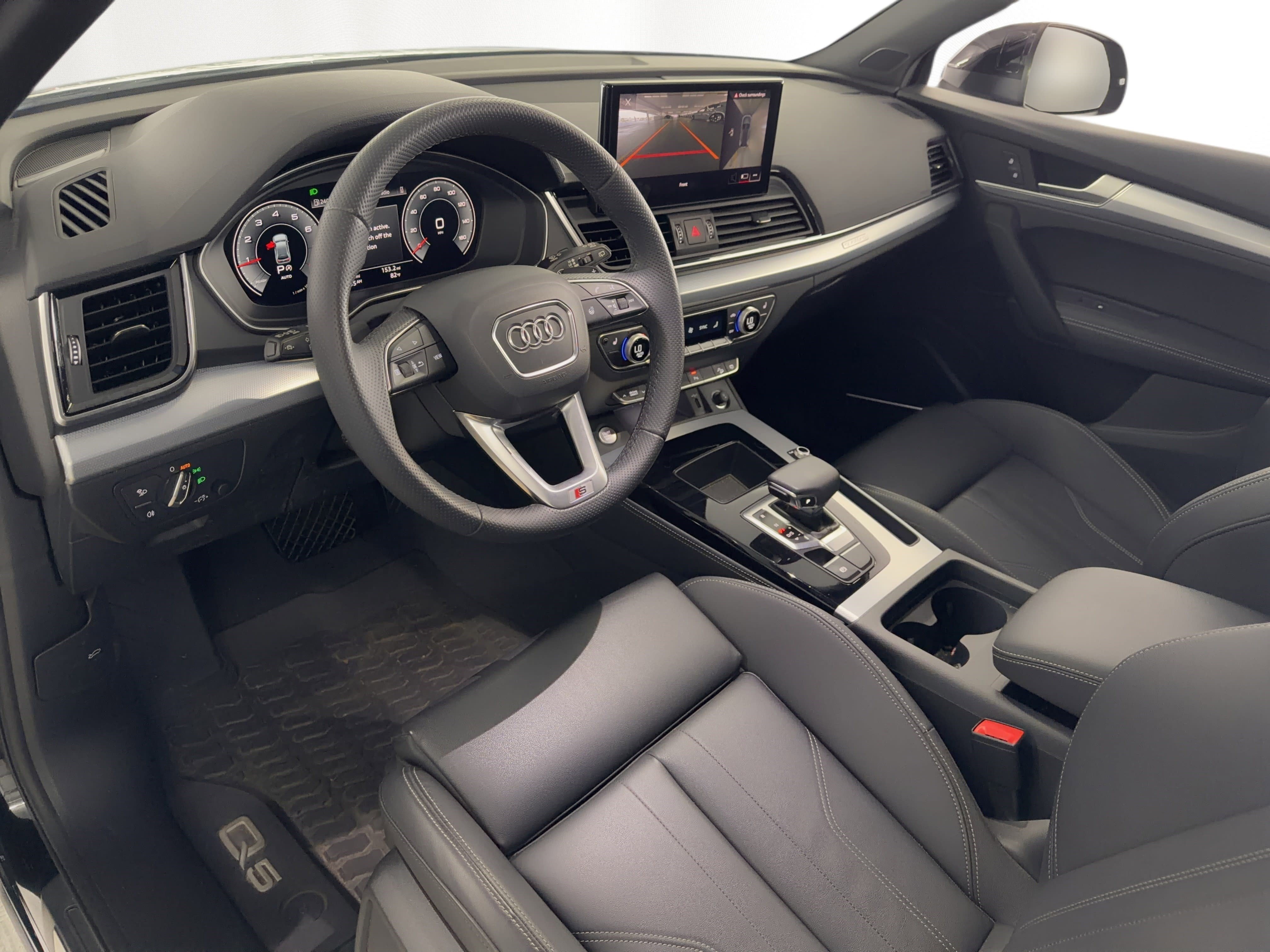 Used 2024 Audi Q5 2.0T Premium Plus w/ Premium Plus Package AWD/4WD image 4
