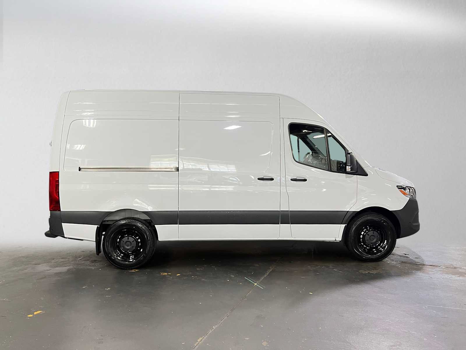 Used 2026 Mercedes-Benz Sprinter 2500 image 2