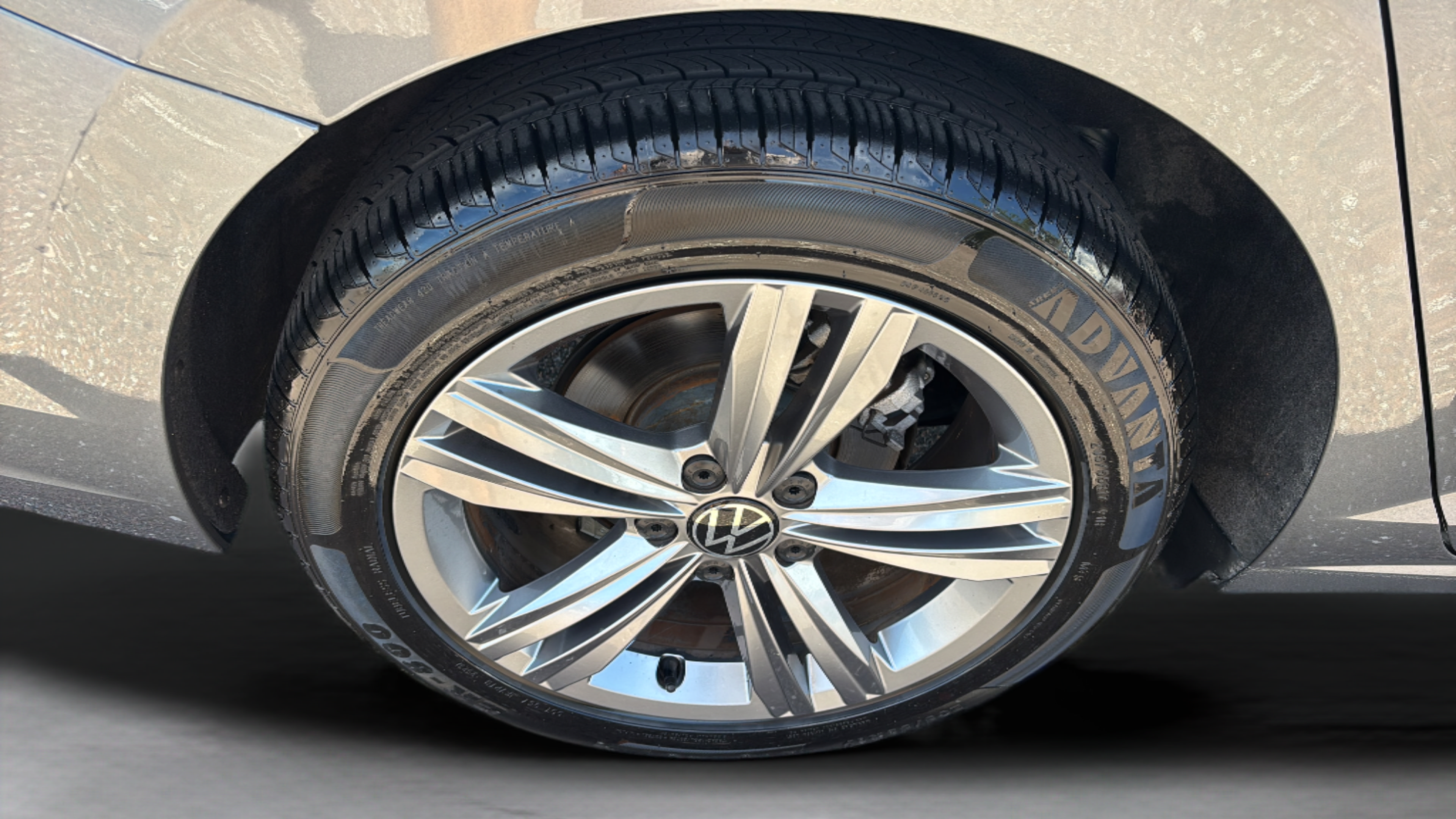 Used 2024 Volkswagen Jetta SE FWD image 35
