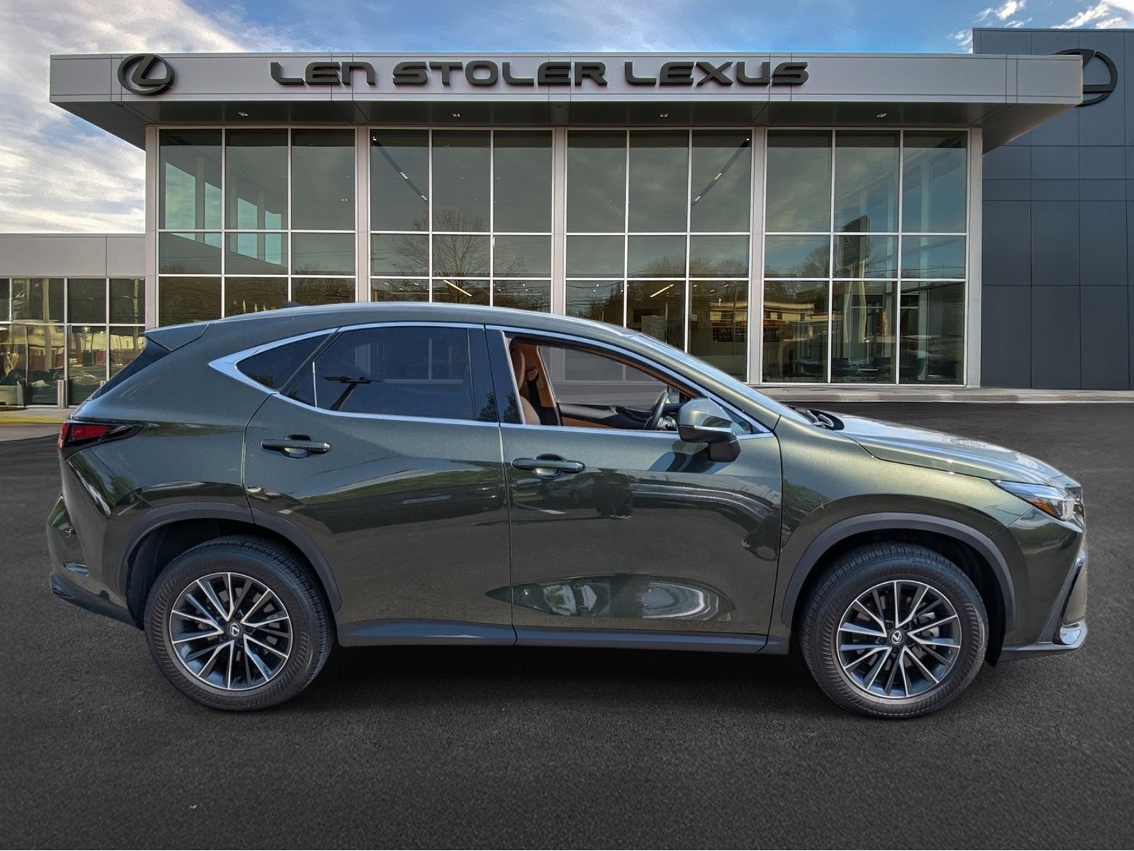 Used 2025 Lexus NX 350 AWD w/ Accessory Package (2T) image 2
