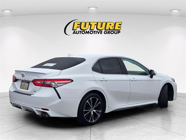 Certified 2019 Toyota Camry SE image 5