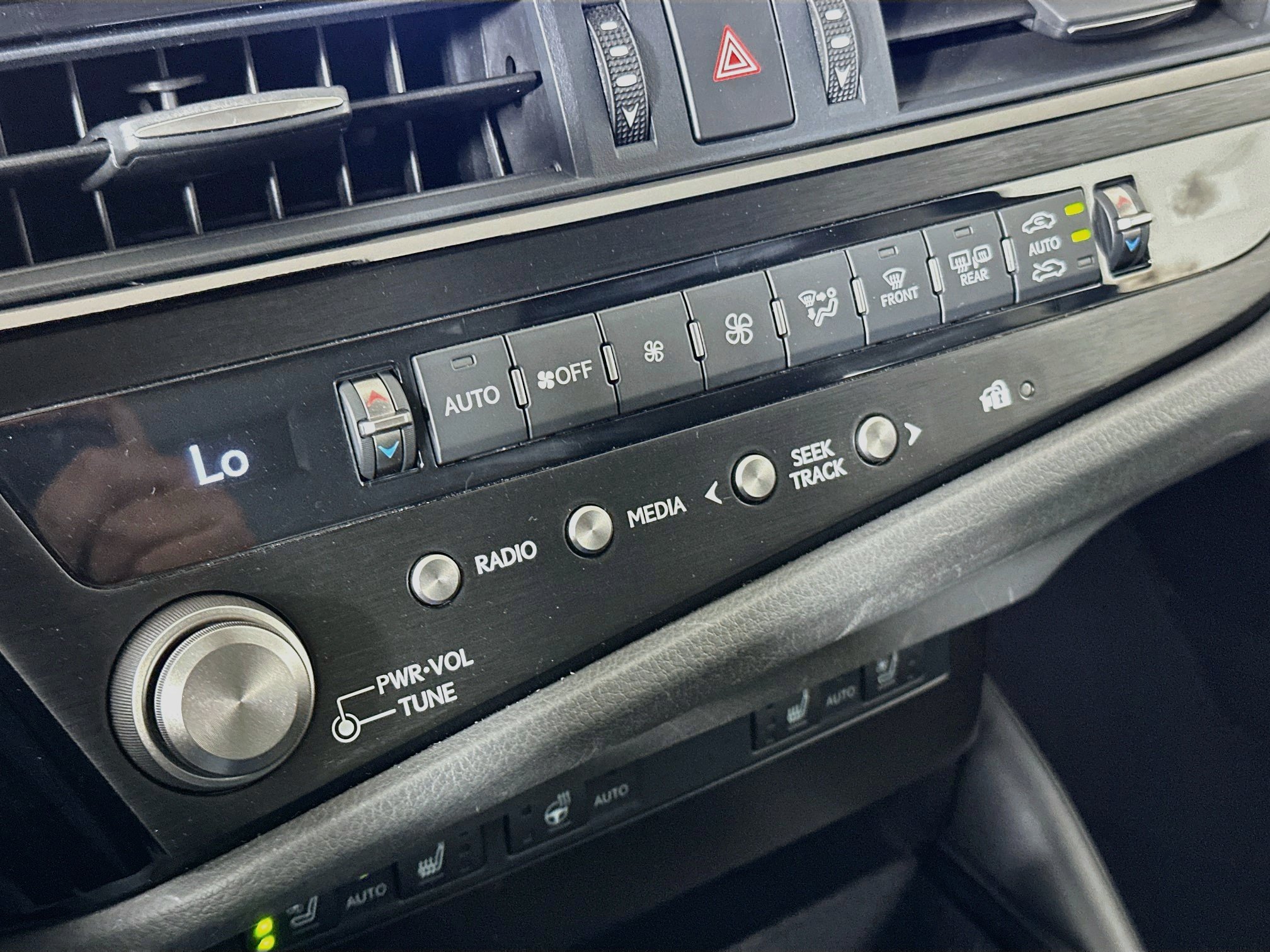 Used 2024 Lexus ES 300h w/ Premium Package FWD image 23