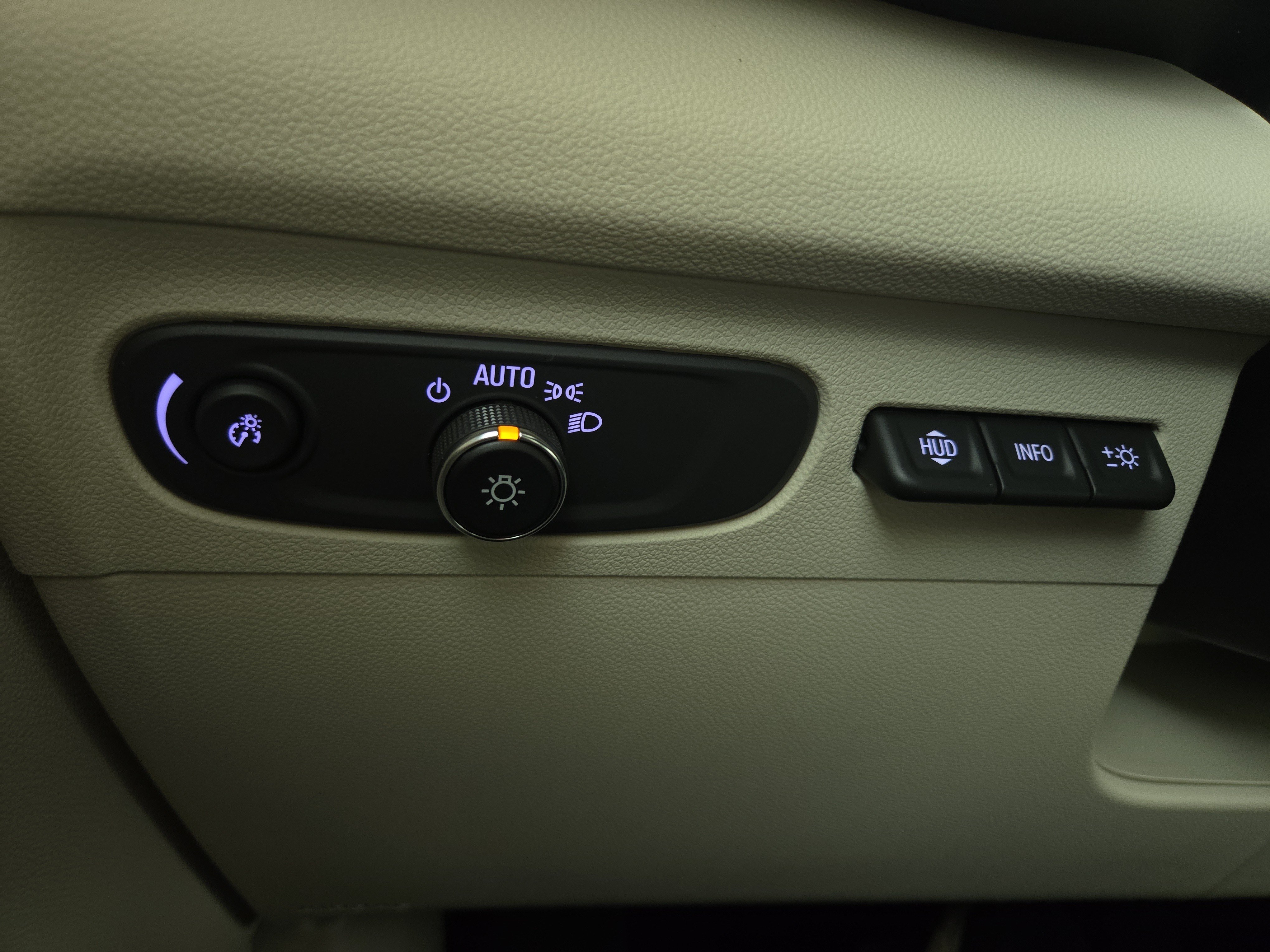 Used 2023 Buick Envision Avenir AWD/4WD image 26