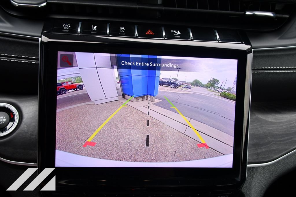 Used 2023 Jeep Grand Cherokee Limited AWD/4WD image 18