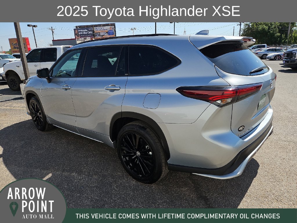 Used 2025 Toyota Highlander XSE AWD/4WD image 8