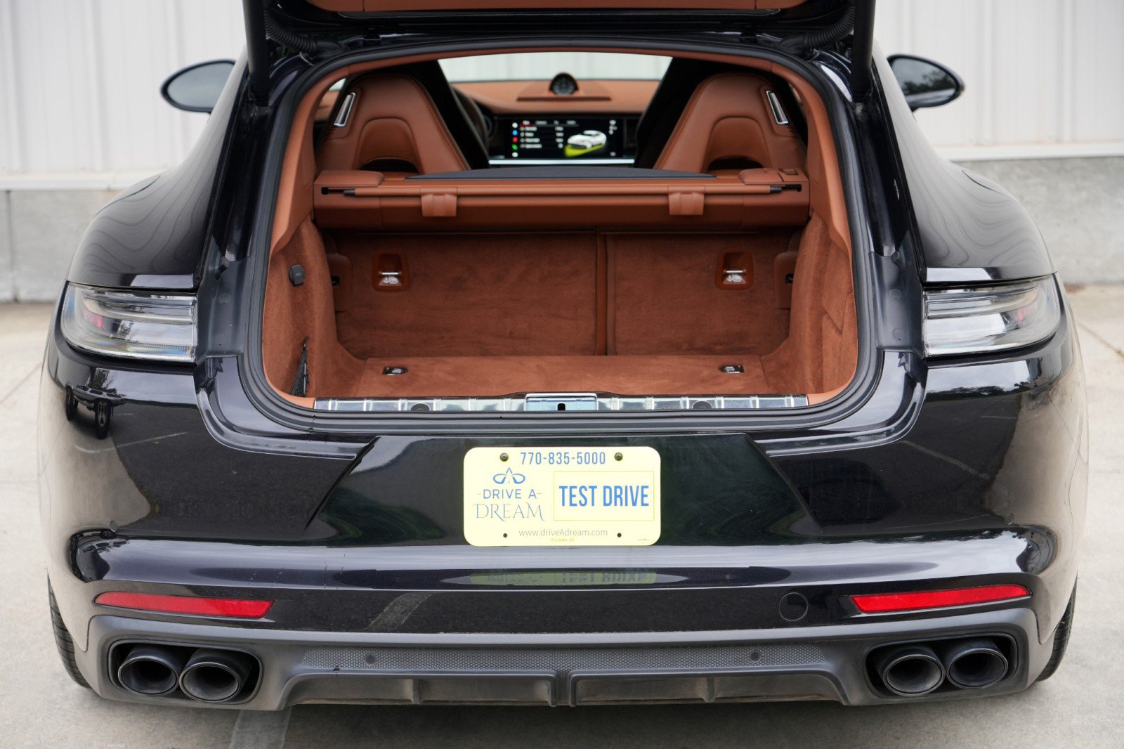 Used 2023 Porsche Panamera 4 Platinum Edition AWD/4WD image 10