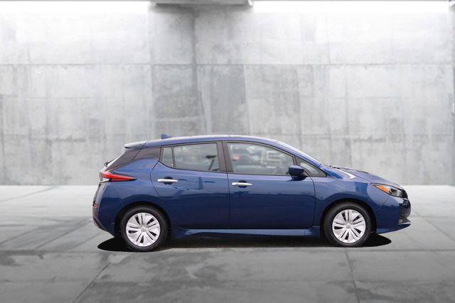 Used 2025 Nissan Leaf S FWD image 5