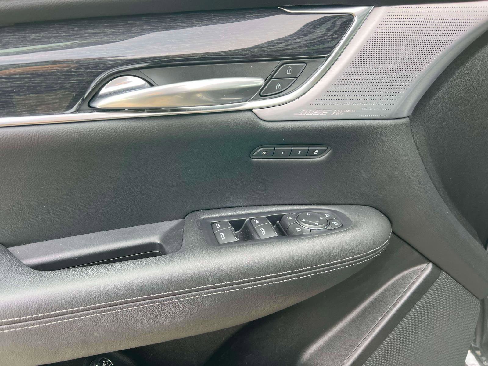 Certified 2022 Cadillac XT5 Premium Luxury image 12