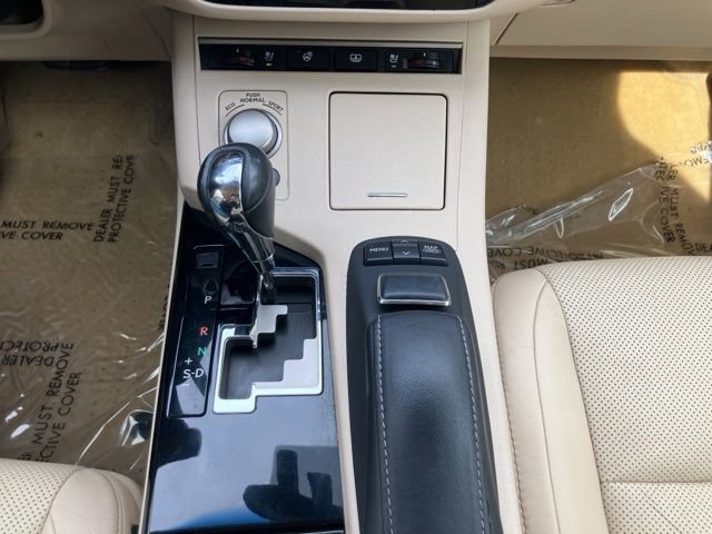 Used 2013 Lexus ES 300h w/ Luxury Pkg image 16