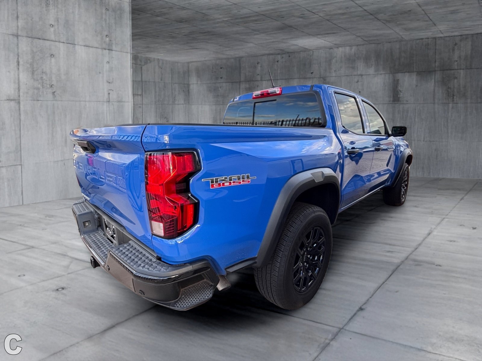 Certified 2025 Chevrolet Colorado Trail Boss AWD/4WD image 3