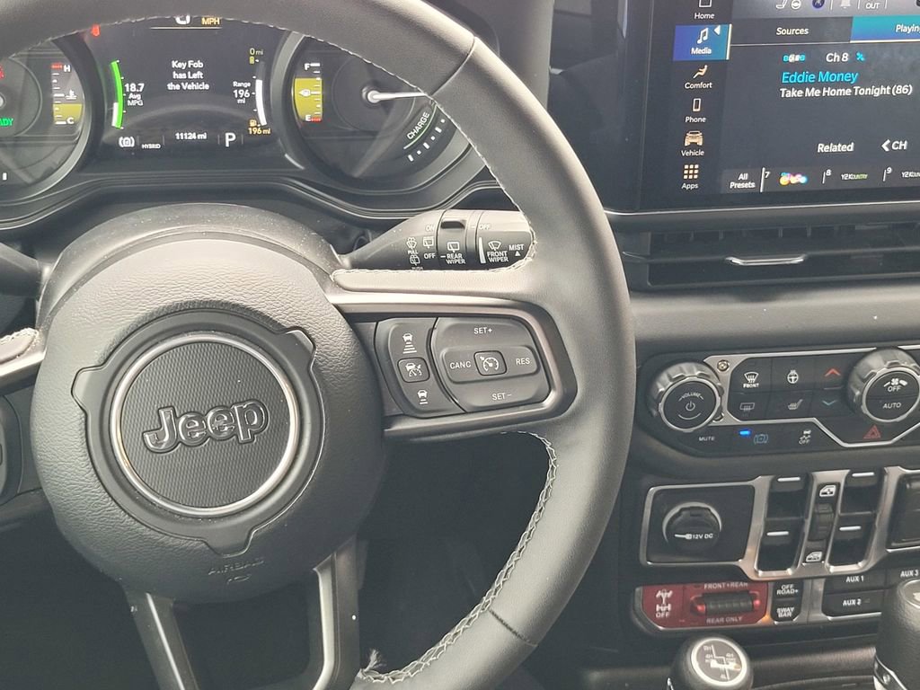 Used 2025 Jeep Wrangler Unlimited Rubicon 4xe w/ Safety Group AWD/4WD image 13