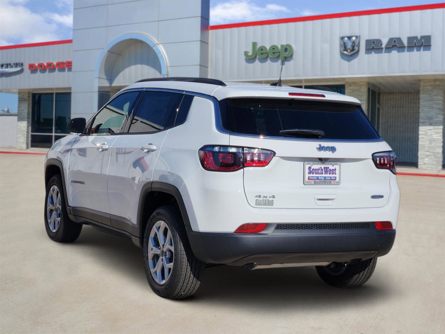 New 2026 Jeep Compass Latitude image 4