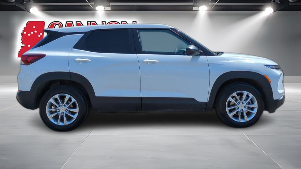 Used 2025 Chevrolet TrailBlazer LS w/ LS Convenience Package image 4