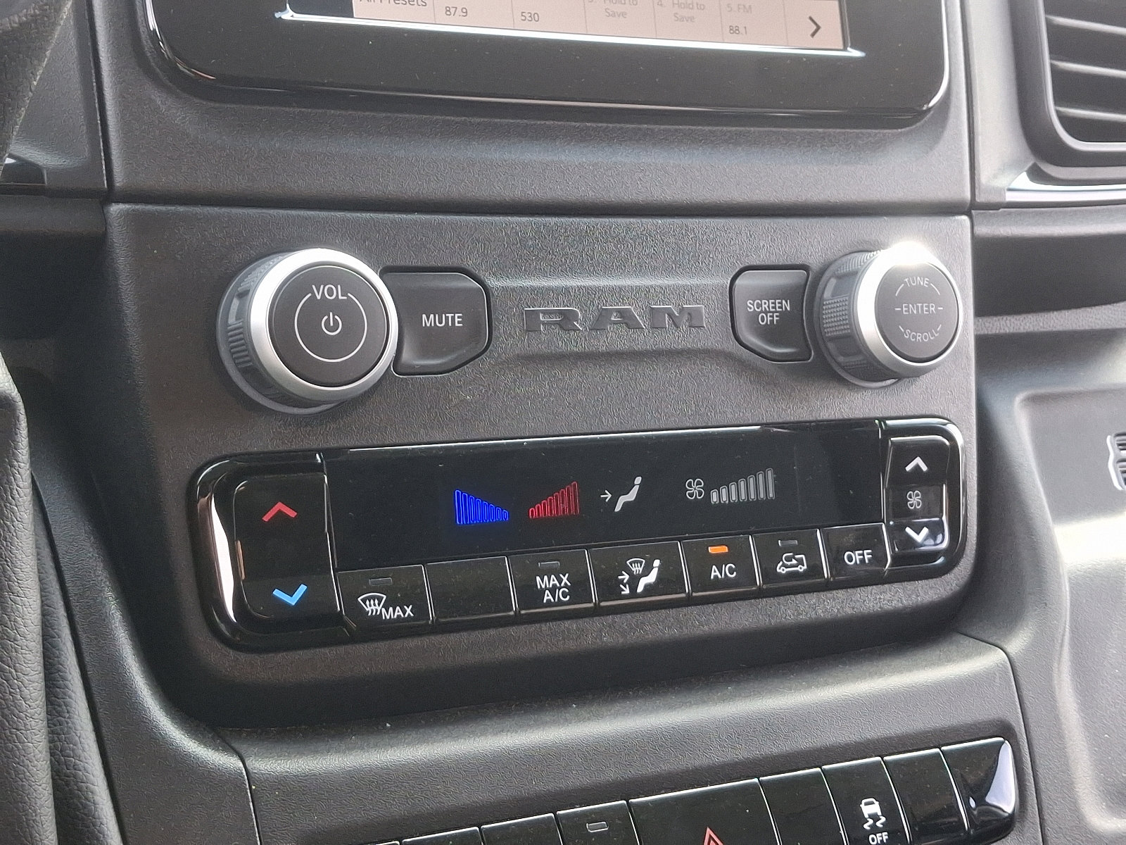 New 2024 RAM ProMaster 2500 w/ Upfitter's Prep Package image 12