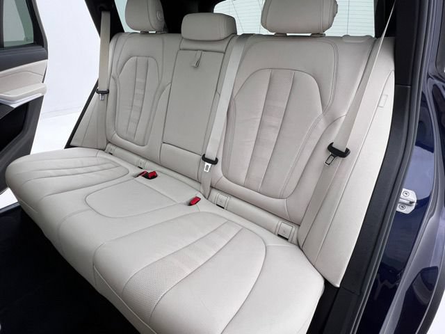 Used 2020 BMW X5 xDrive40i w/ Executive Package AWD/4WD image 18