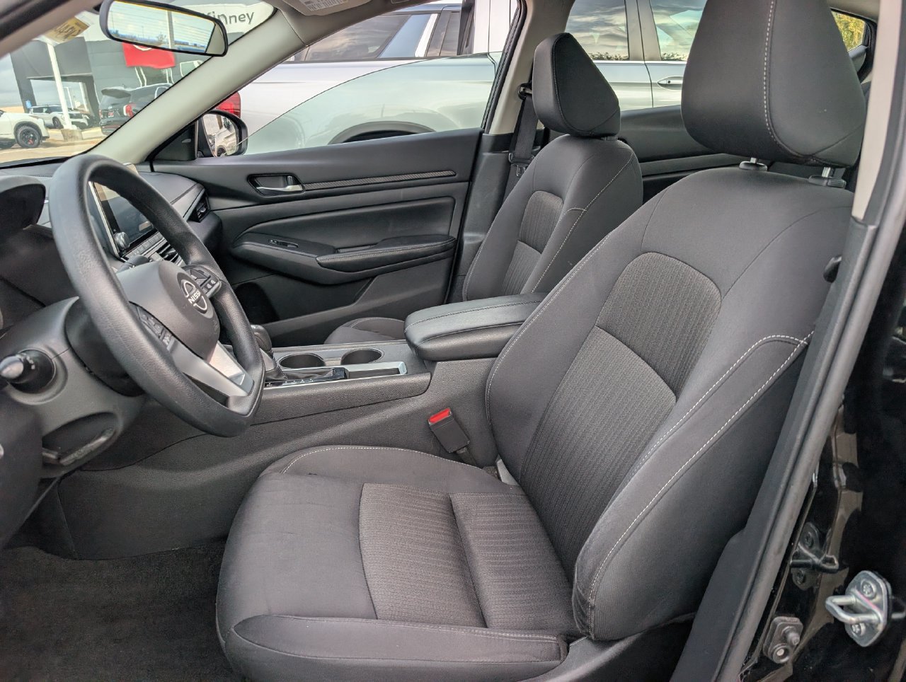 Used 2025 Nissan Altima 2.5 SV FWD image 24