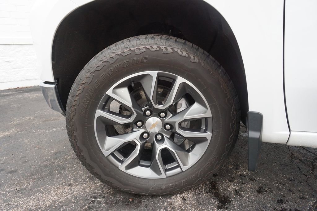 Used 2024 Chevrolet Silverado 1500 LT image 27