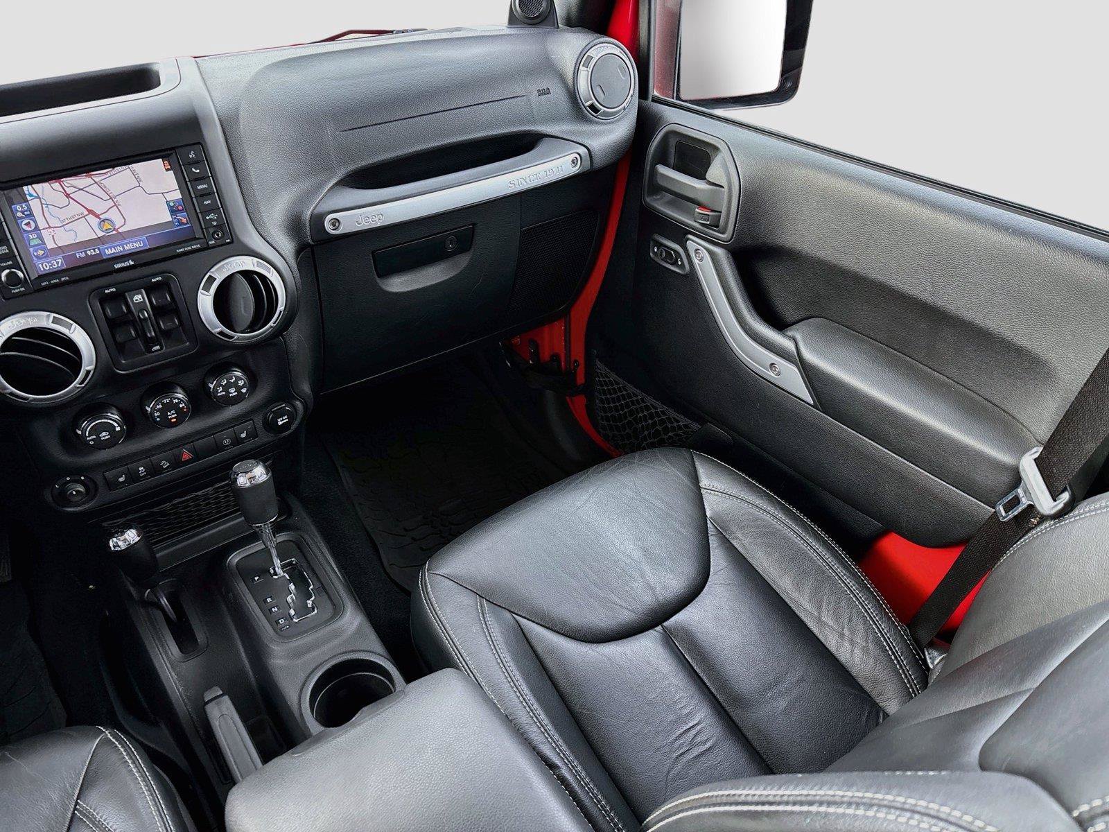 Used 2014 Jeep Wrangler Unlimited Rubicon w/ Dual Top Group AWD/4WD image 24