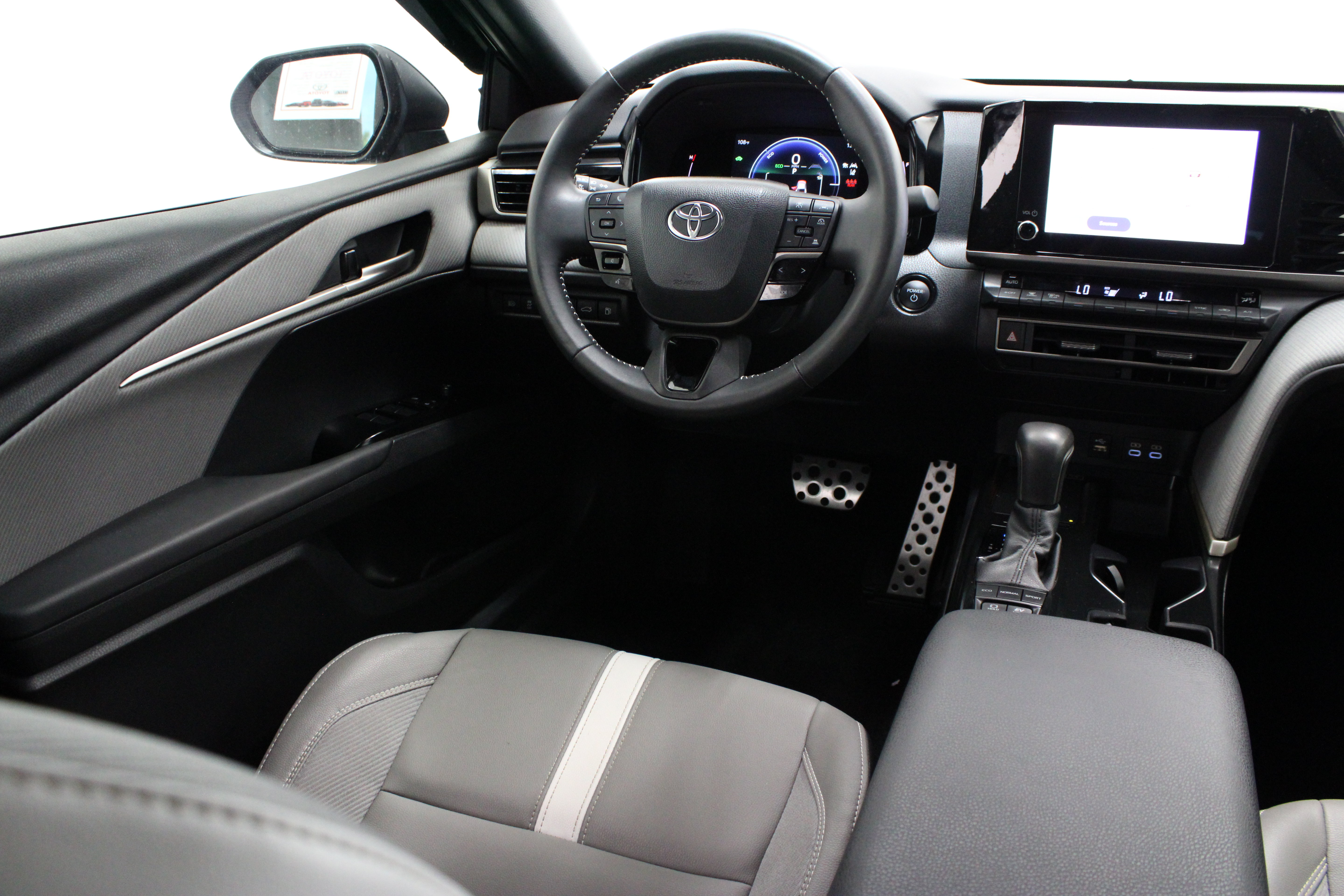 Used 2026 Toyota Camry SE w/ Convenience Package FWD image 30