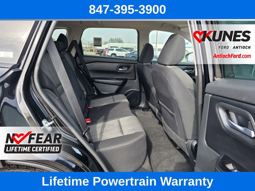 Used 2025 Nissan Rogue SV image 29
