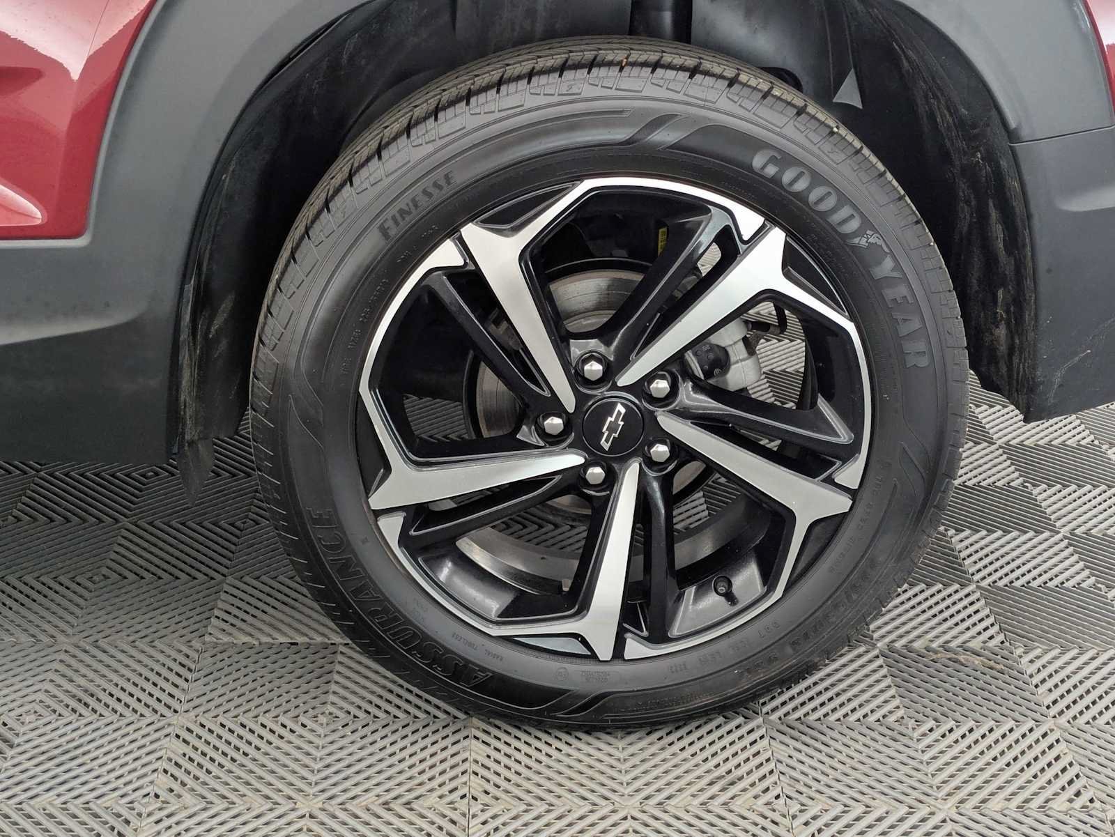 Used 2023 Chevrolet TrailBlazer RS AWD/4WD image 13