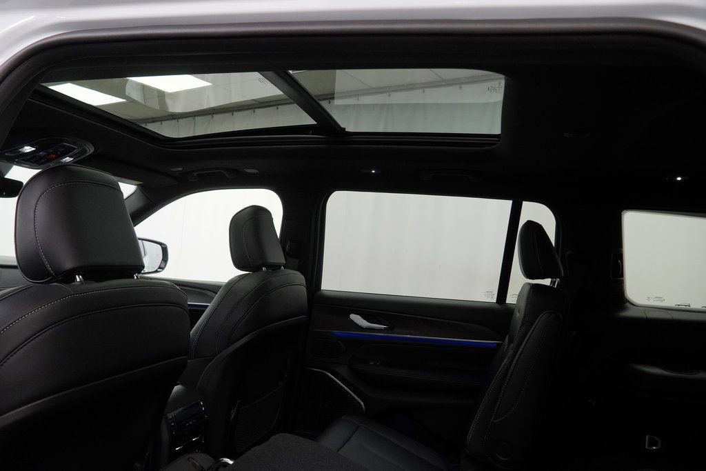 New 2025 Jeep Grand Cherokee L Overland image 19