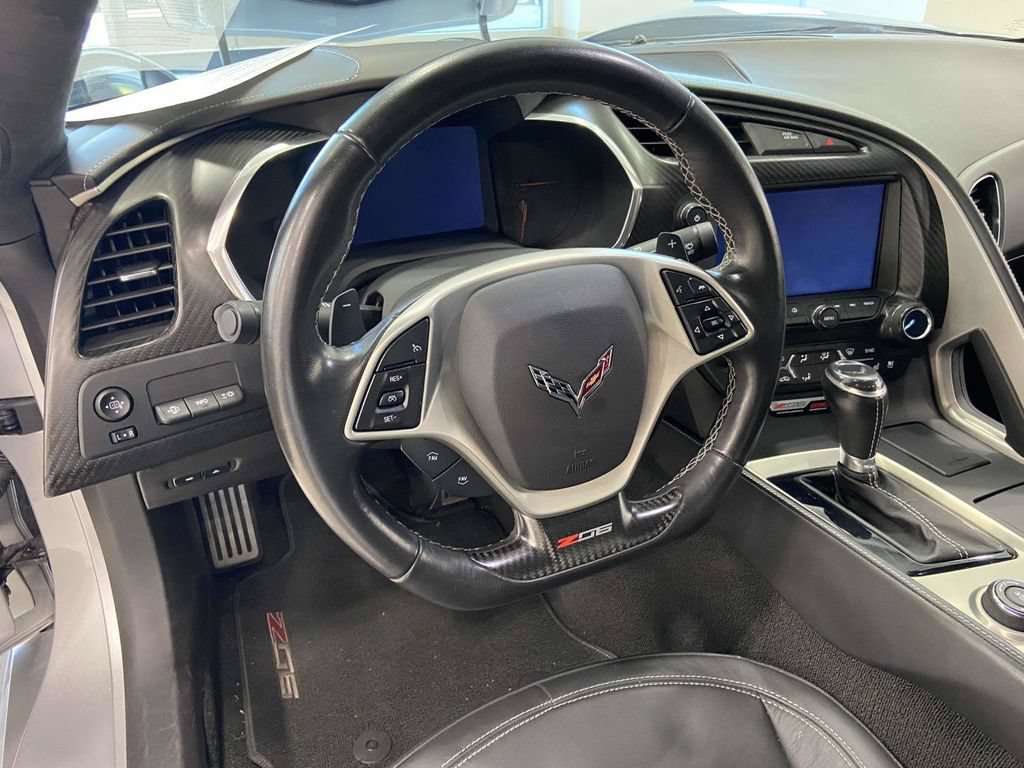Used 2015 Chevrolet Corvette Z06 w/ 3LZ Preferred Equipment Group RWD image 19