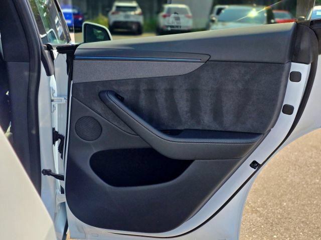 Used 2026 Tesla Model Y AWD image 42
