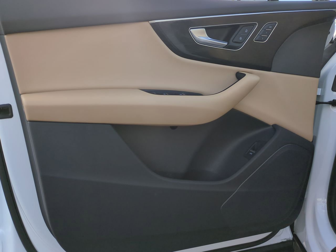 Used 2021 Audi Q7 3.0T Premium w/ Convenience Package image 13