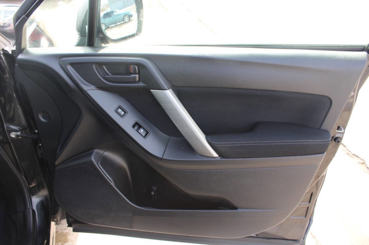 Used 2014 Subaru Forester 2.5i image 12