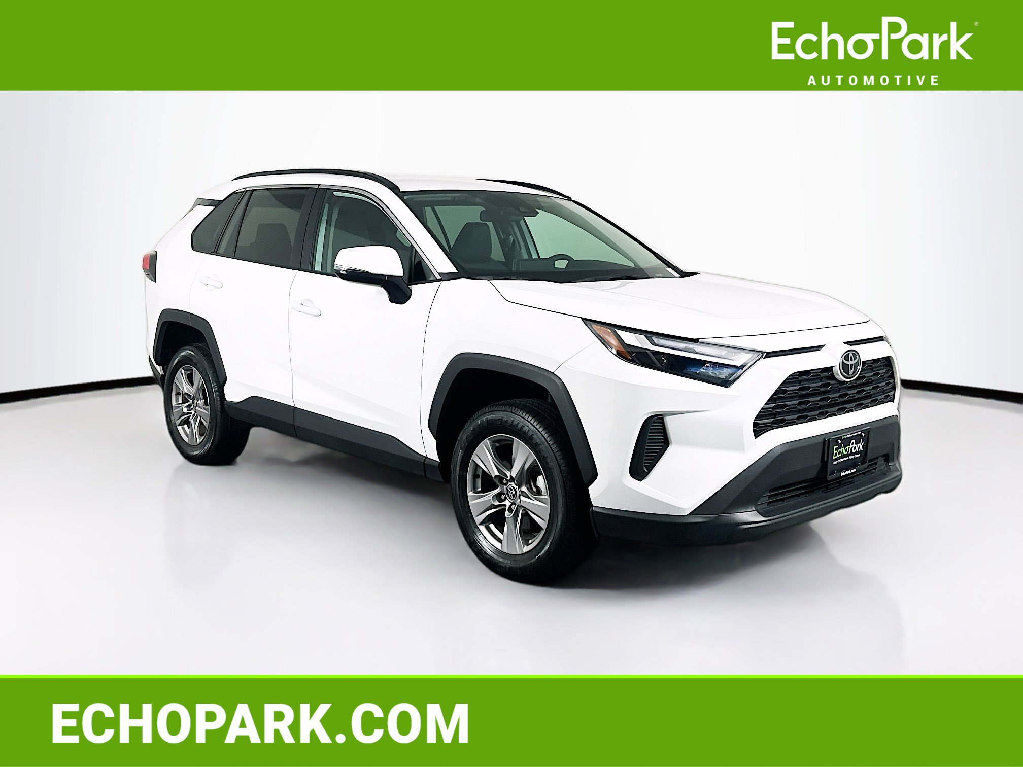 Used 2025 Toyota RAV4 XLE AWD/4WD image 1