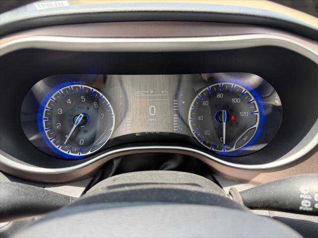 Used 2023 Chrysler Voyager LX FWD image 23