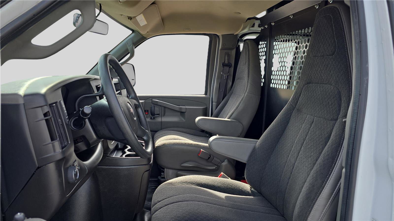 Used 2024 GMC Savana 2500 w/ Driver Convenience Package image 26