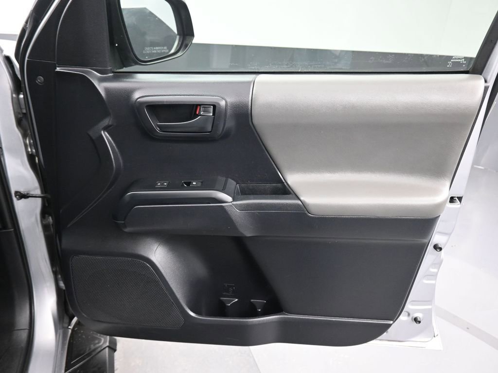Used 2020 Toyota Tacoma SR w/ SR Convenience Package RWD image 44