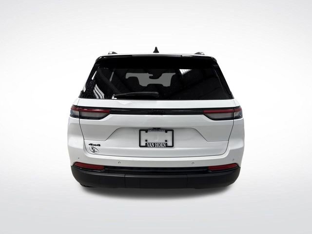 Used 2023 Jeep Grand Cherokee Altitude image 12