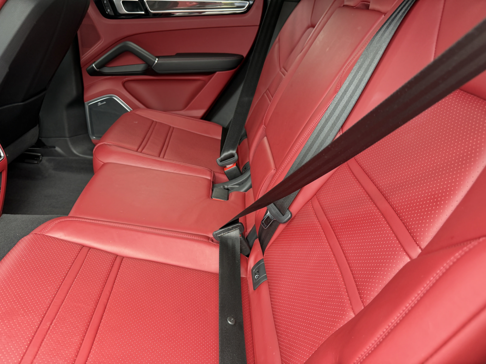 Certified 2022 Porsche Cayenne GTS AWD/4WD image 21
