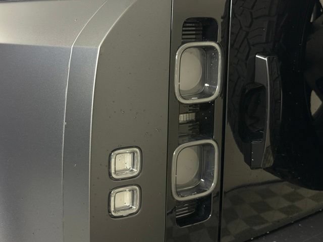 Used 2023 Land Rover Defender 90 Carpathian Edition AWD/4WD image 13