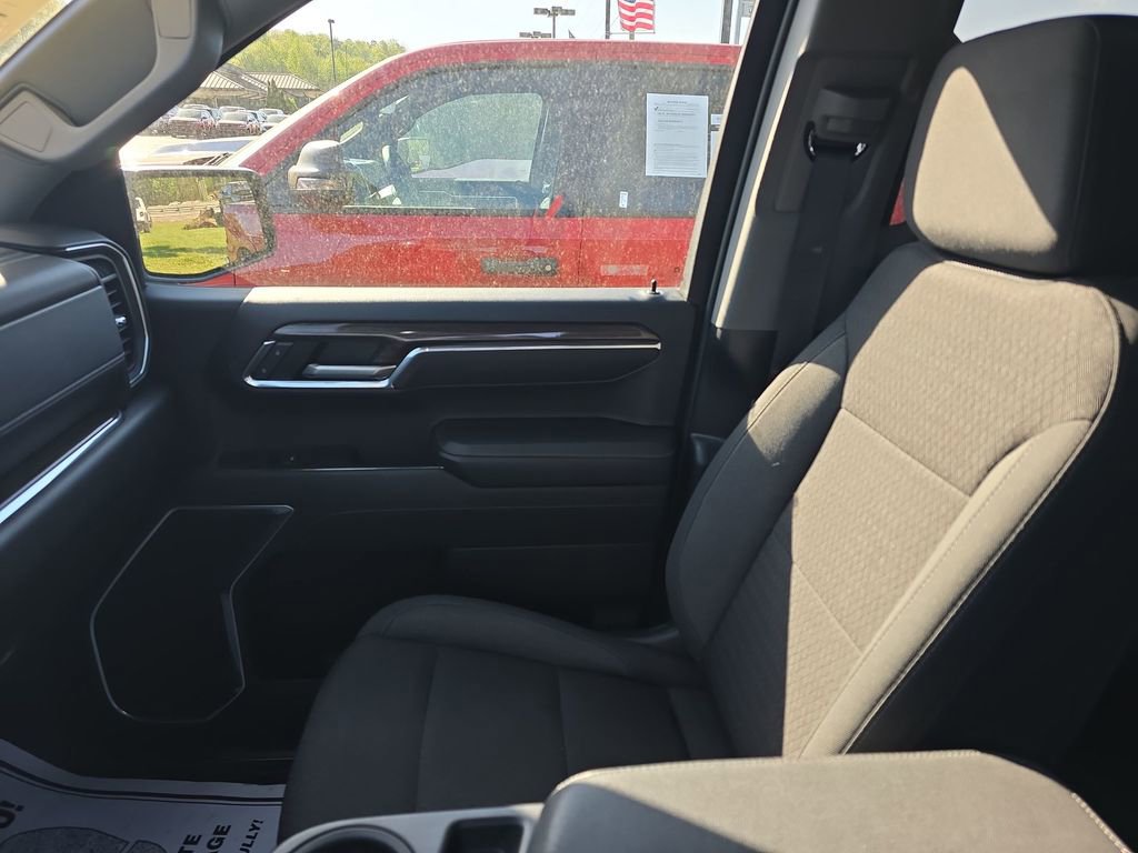 Used 2023 Chevrolet Silverado 1500 LT image 11