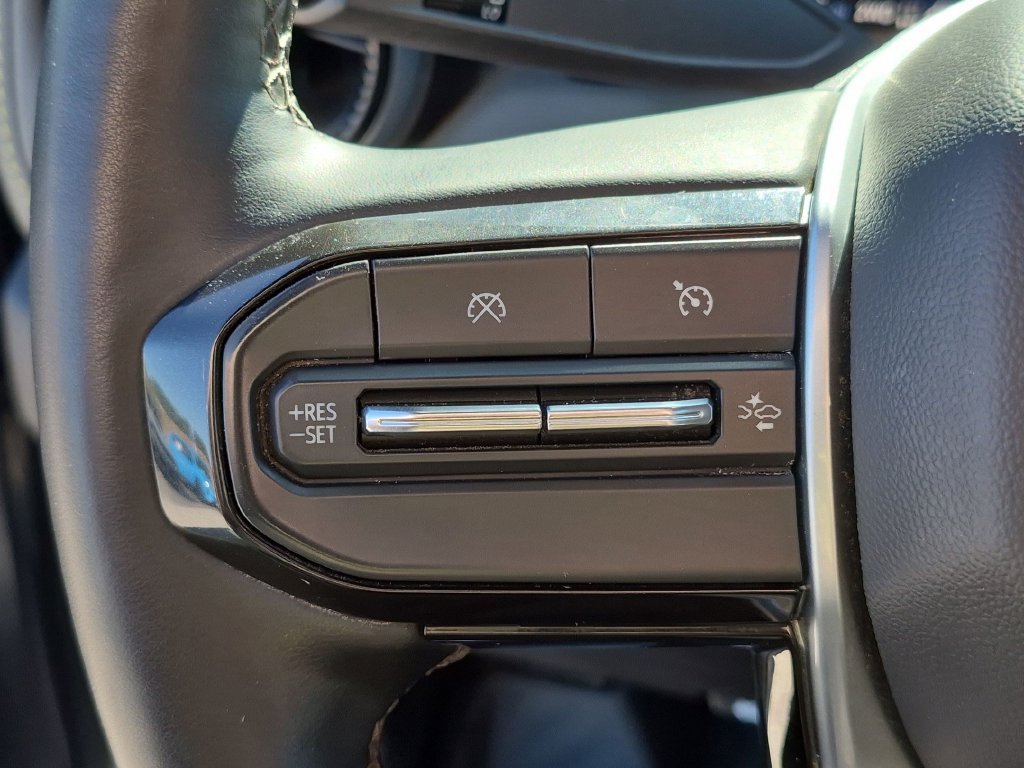 Used 2025 Chevrolet Colorado ZR2 w/ Technology Package AWD/4WD image 17