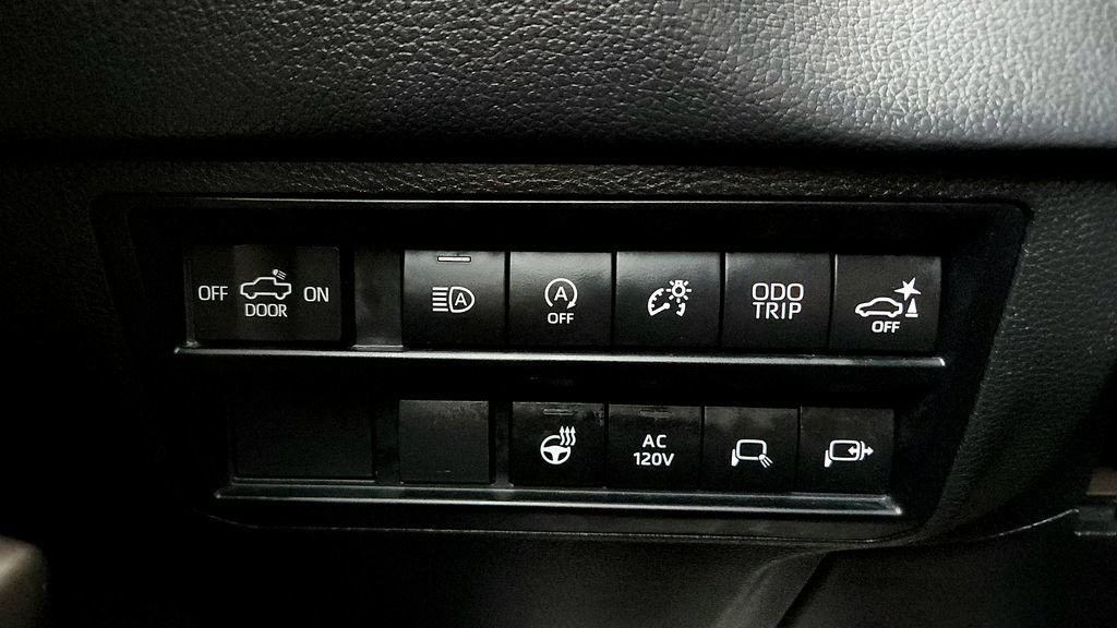 Certified 2022 Toyota Tundra Limited AWD/4WD image 31