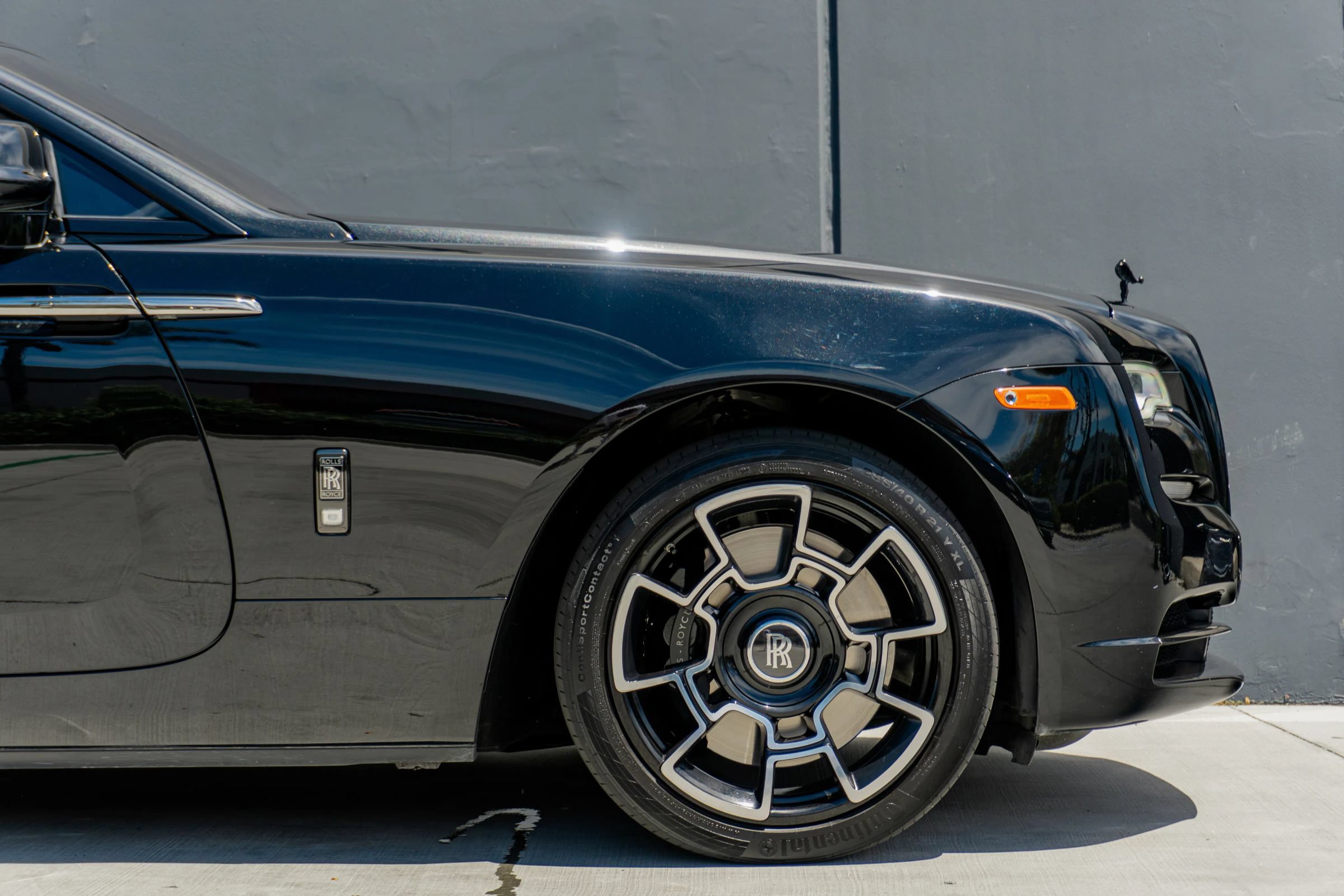 Used 2018 Rolls-Royce Dawn RWD image 37