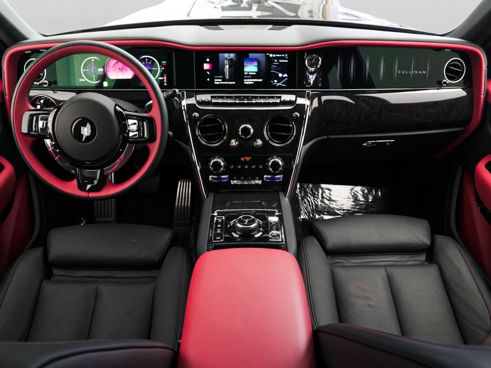 Certified 2025 Rolls-Royce Cullinan AWD/4WD image 28