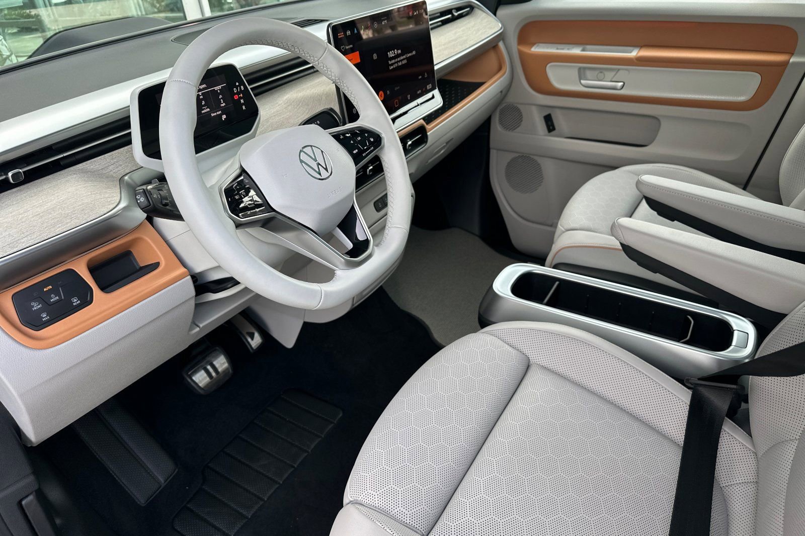 New 2025 Volkswagen ID. Buzz 1st Edition image 8